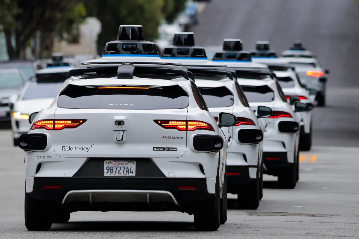 Waymo desafia Tesla na corrida pelos carros autónomos