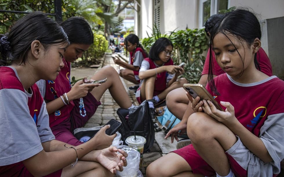 Países procuram limitar o vicio de mídias sociais as crianças