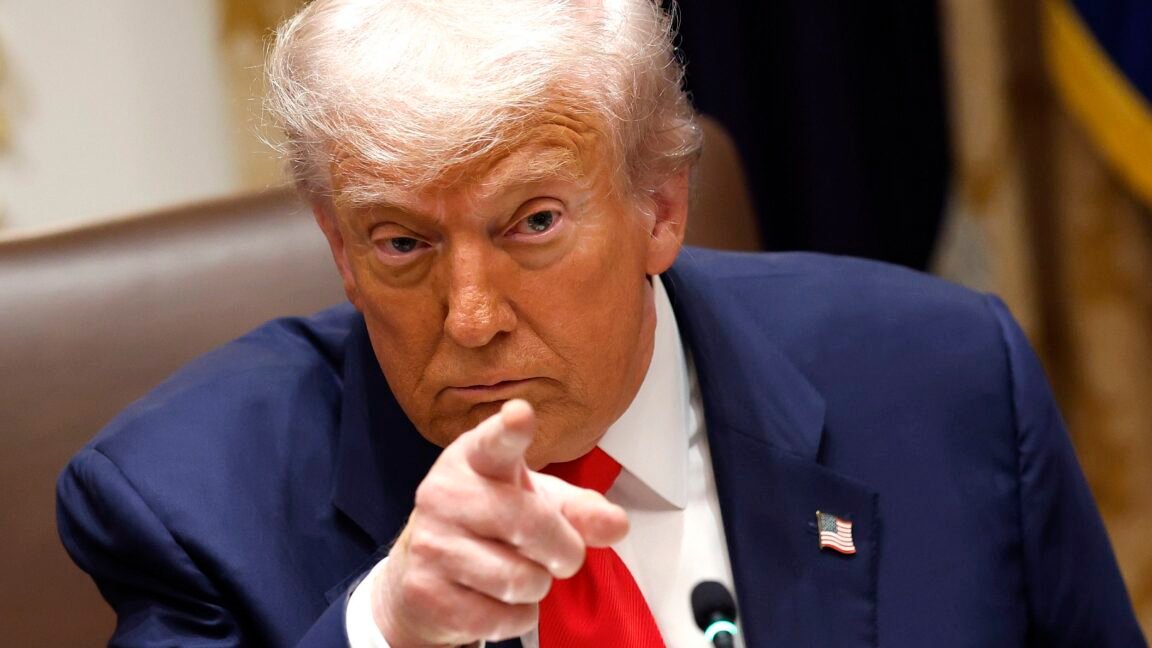 Trump é alvo de um processo por um esquema «descarado» para vender acesso à API do Truth Social por 100 mil dólares por mês