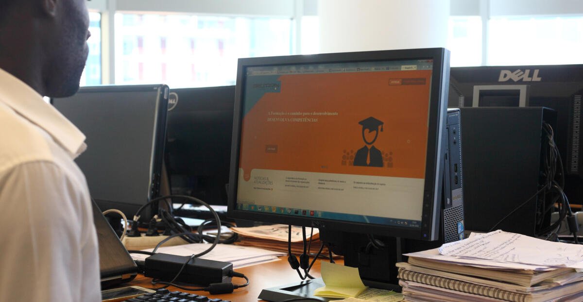 Angola terá primeira universidade virtual em 2028