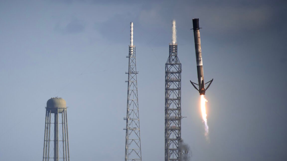 A política de transporte espacial de Trump prevê a construção de um novo porto espacial em terrenos federais
